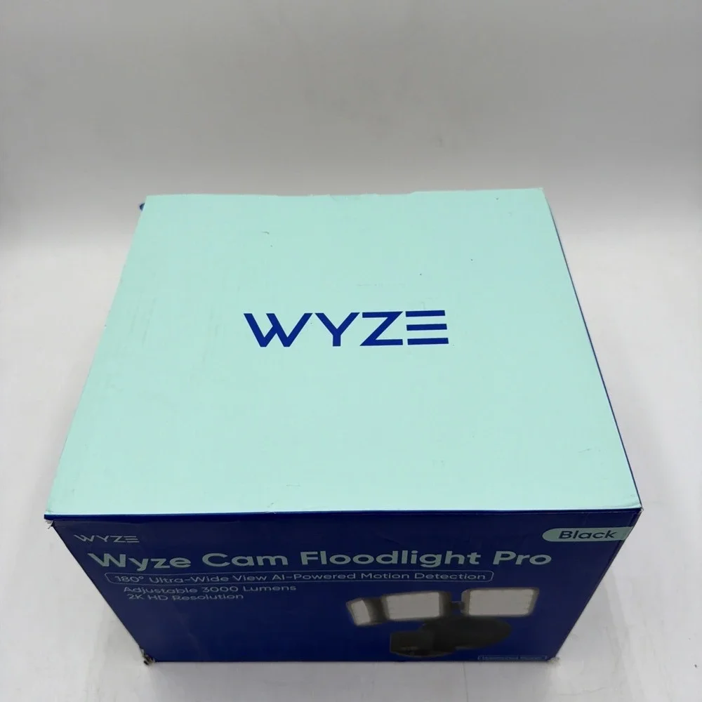 Wyze Cam Floodlight Pro BLACK 3000 Lumen LEDs 180° Wide View 2K HD Outdoor Wired
